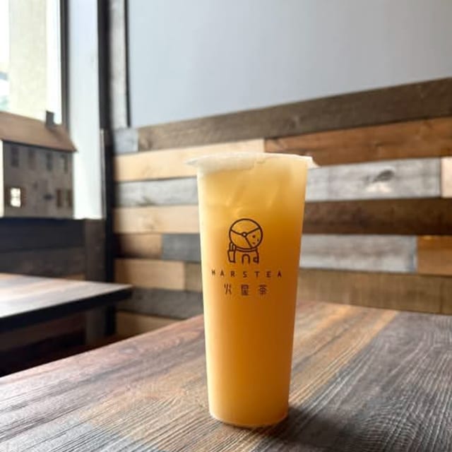 Fruit Green Tea/Yakult.